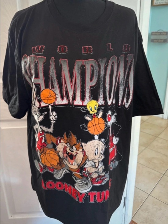 Looney Tunes Mania Other - Looney Tunes Black "World Champions" Short Sleeve Tee